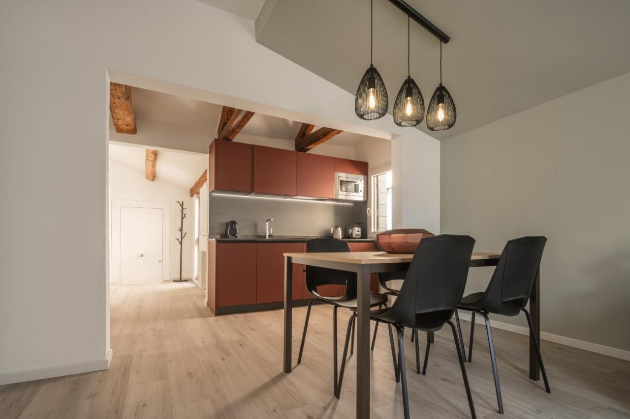 Apartamento Sant'aponal Cozy With Balcony R&r *