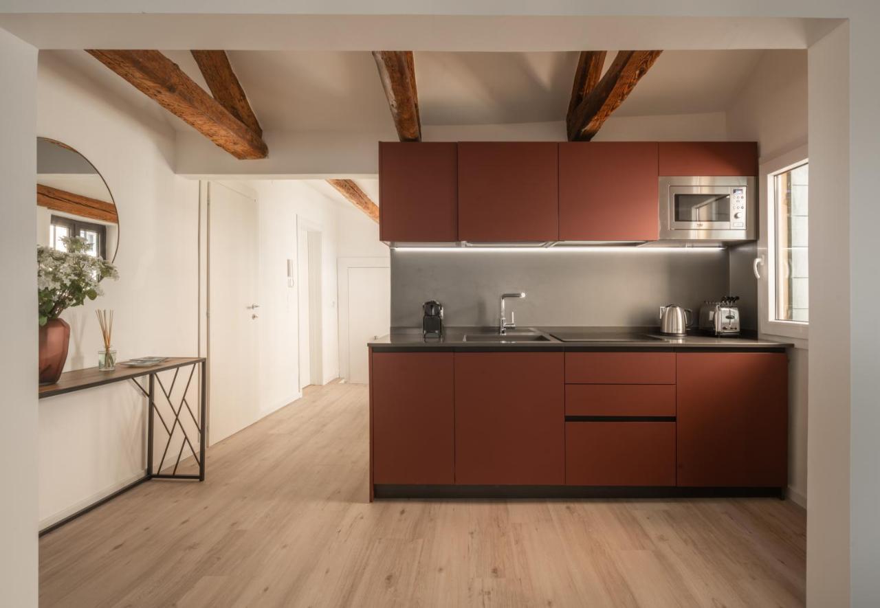Sant'aponal Cozy With Balcony R&r Apartamento *