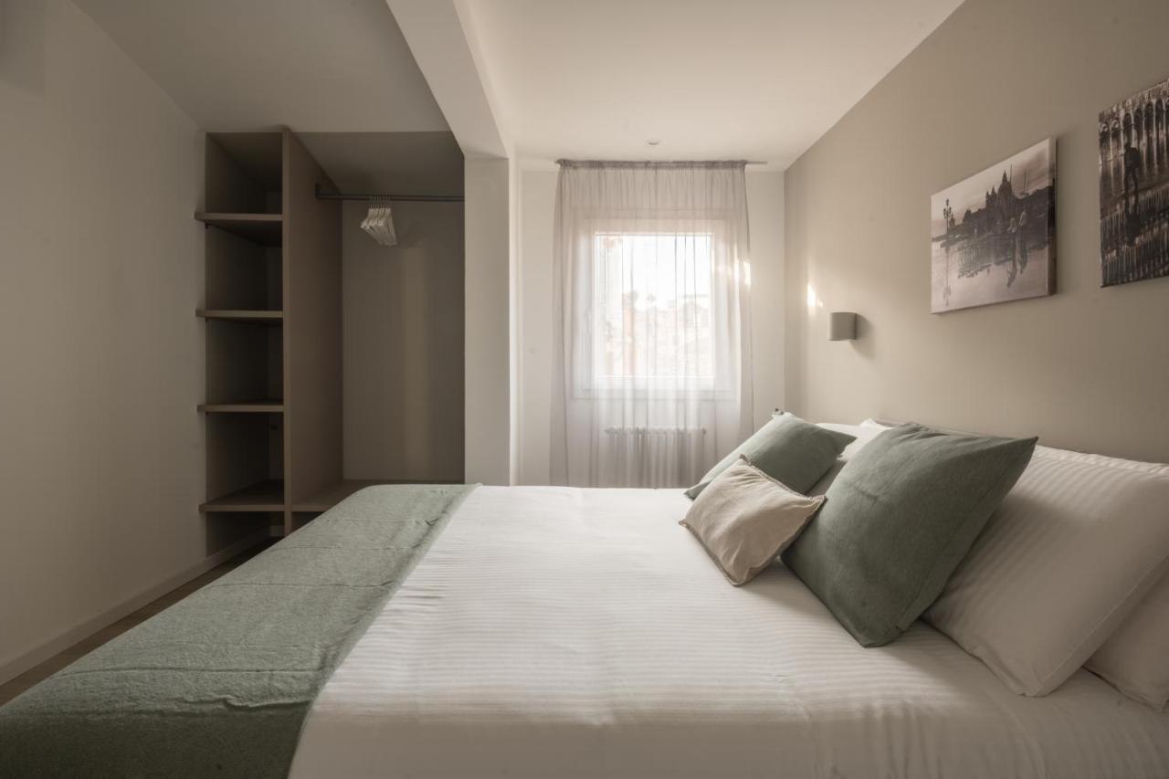 Sant'aponal Cozy With Balcony R&r * Venecia