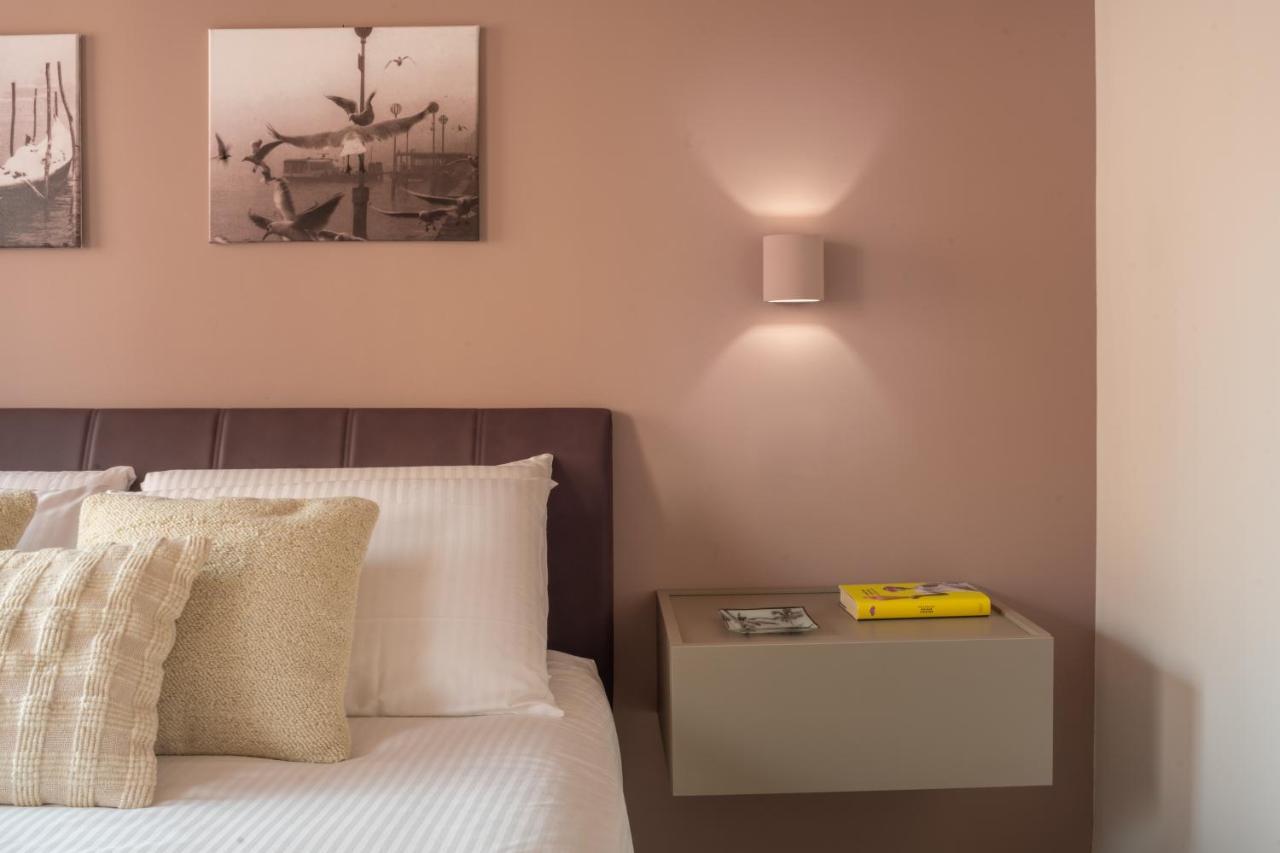 Apartamento Sant'aponal Cozy With Balcony R&r *