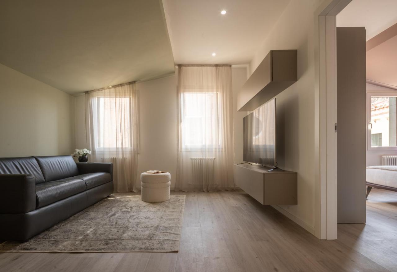 Sant'aponal Cozy With Balcony R&r Apartamento *
