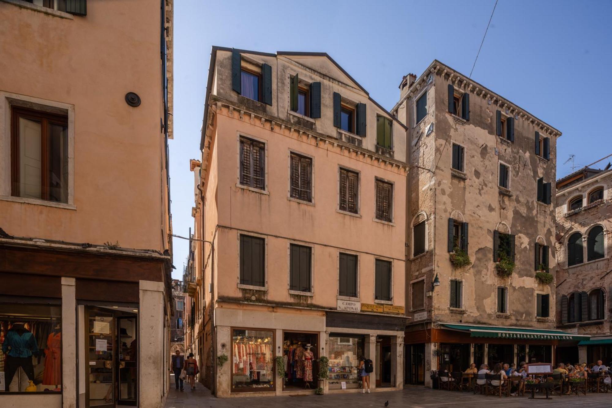 Apartamento Sant'aponal Cozy With Balcony R&r
